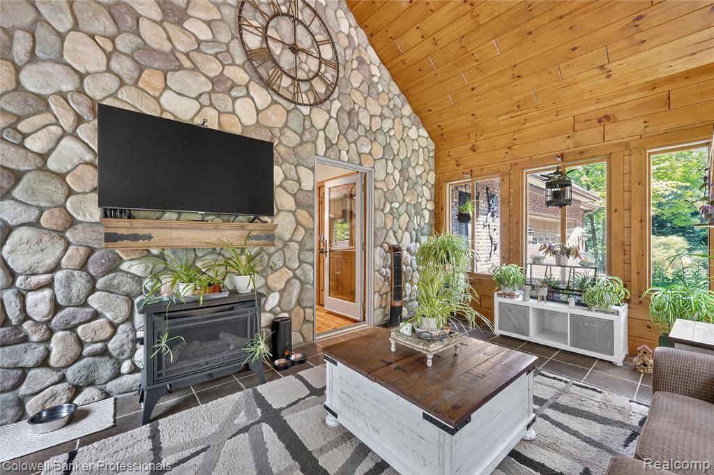 3690 Hickory Rim Drive, Ortonville, MI 48462 — Photo 12