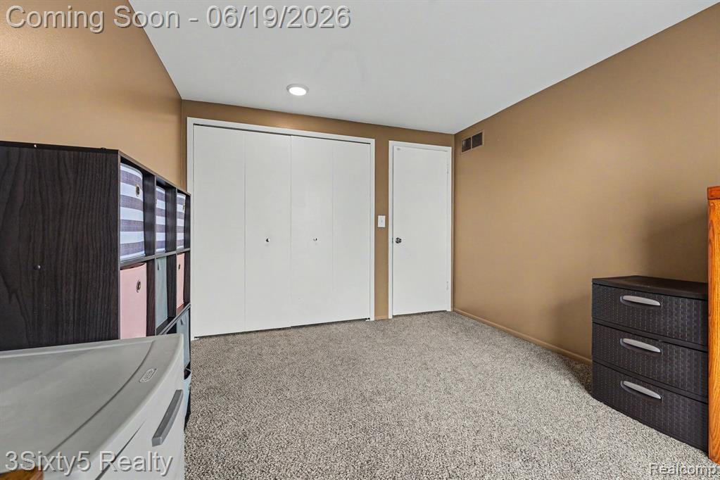 37592 Garden Court, Westland, MI — Photo 16