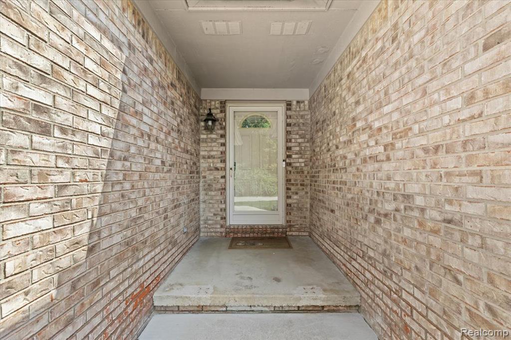 45964 Woodview Drive, Shelby Twp, MI 48315 — Photo 5