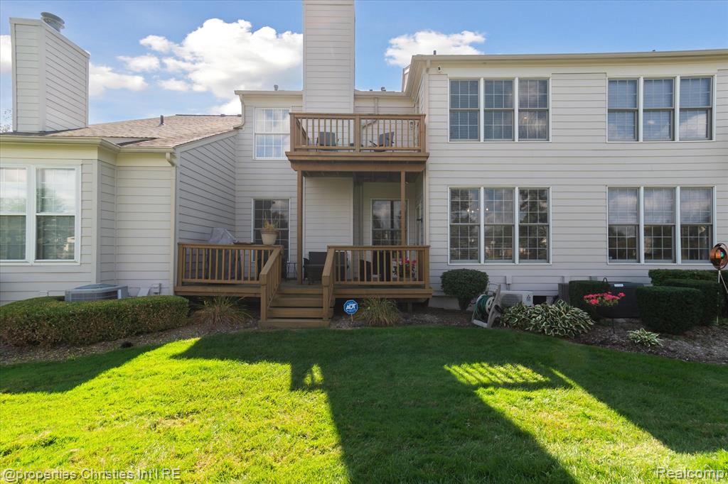 39510 Edgewater Drive, 100, Northville, MI 48168 — Photo 43