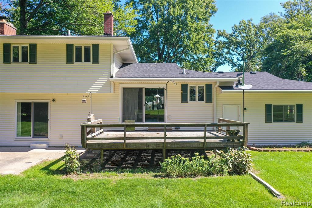 6158 Golfview Drive, Burton, MI 48509 — Photo 9
