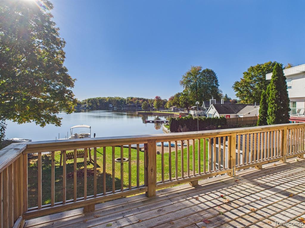 408 Peninsula Drive, Columbiaville, MI 48421 — Photo 29