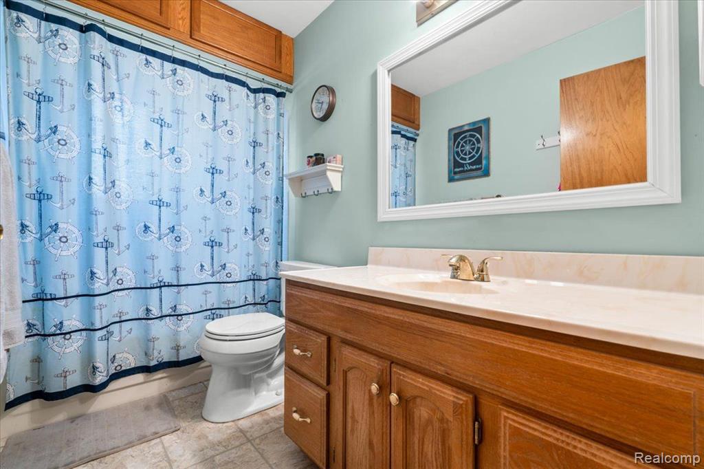 40734 PINETREE Drive, Plymouth, MI 48170 — Photo 17