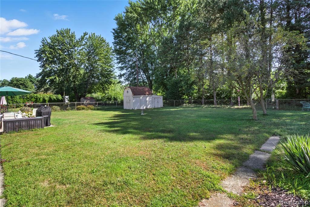 51088 Fairlane Drive, Shelby Twp, MI 48316 — Photo 9