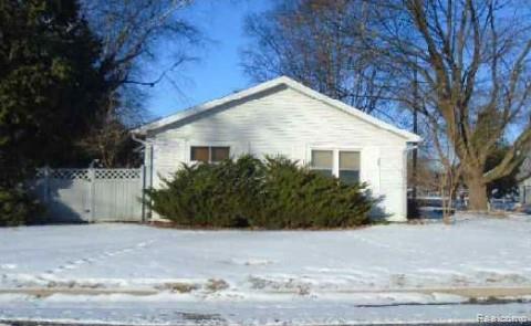 802 Woodlawn Avenue, Owosso, MI 48867 — Photo 2