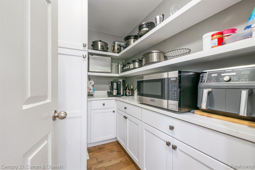 23498 Prescott Lane W, South Lyon, MI 48178 — Photo 29