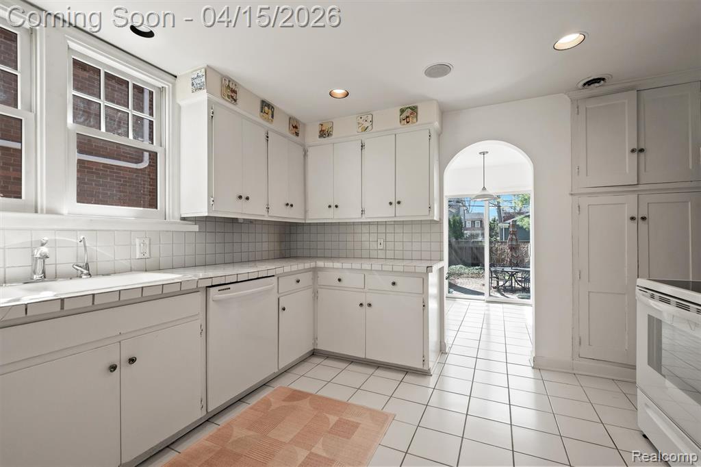 615 Kimberly Street, Birmingham, MI 48009 — Photo 9