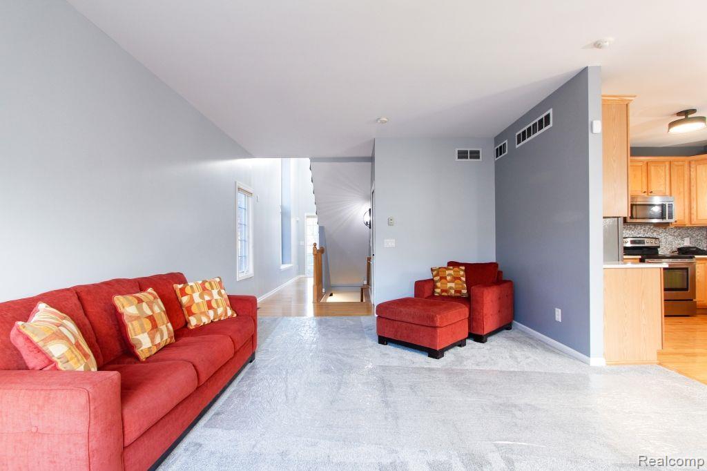 42985 RIVER BEND Drive, Plymouth, MI 48170 — Photo 19