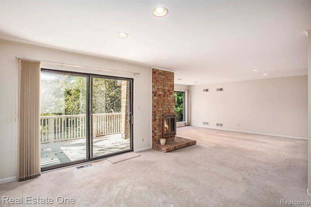 7187 Pebble Park Drive, West Bloomfield, MI — Photo 8