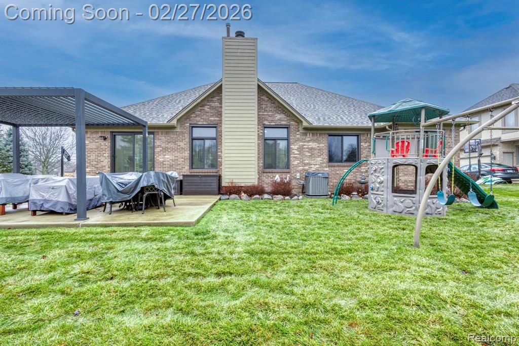 43524 Austin Drive, Sterling Heights, MI 48314 — Photo 37
