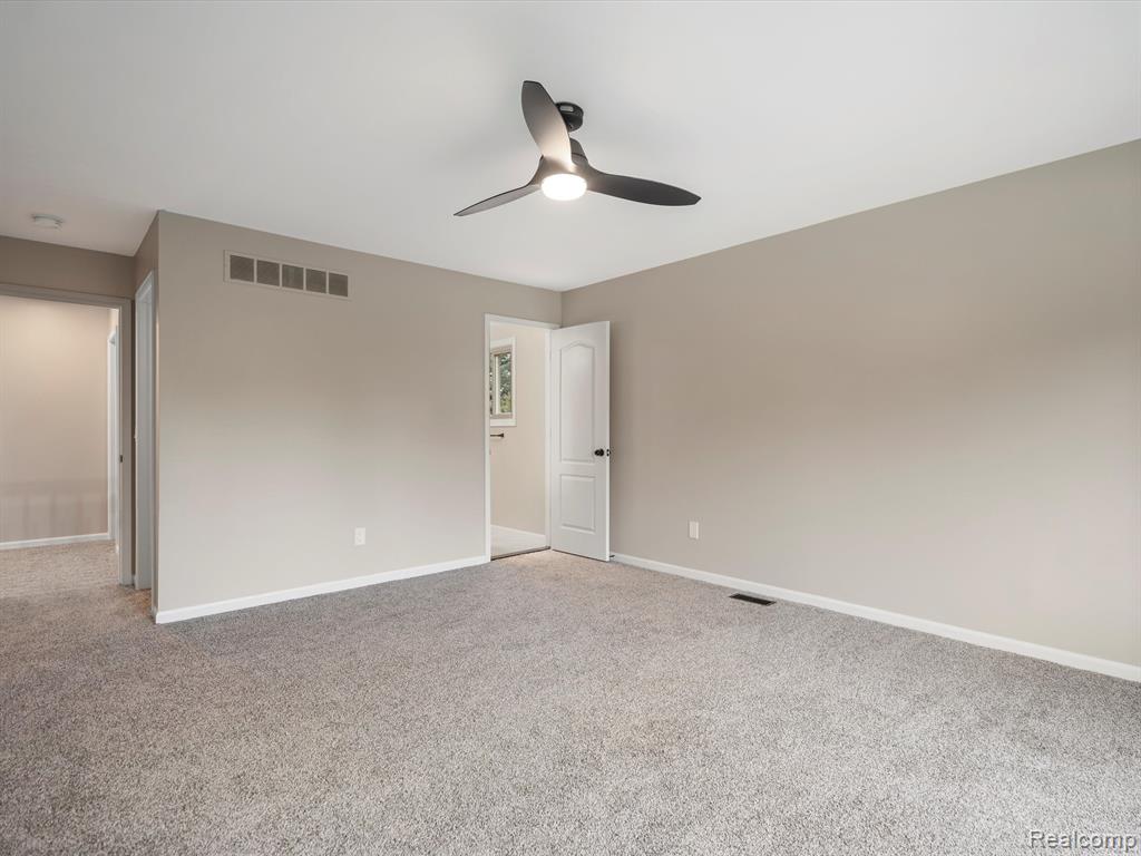 8460 FREDERICK Drive, Washington, MI — Photo 29