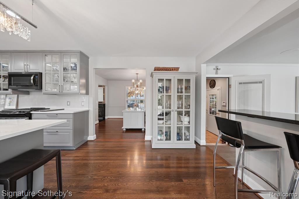 1926 Hickory Bark Lane, Bloomfield, MI 48304 — Photo 12