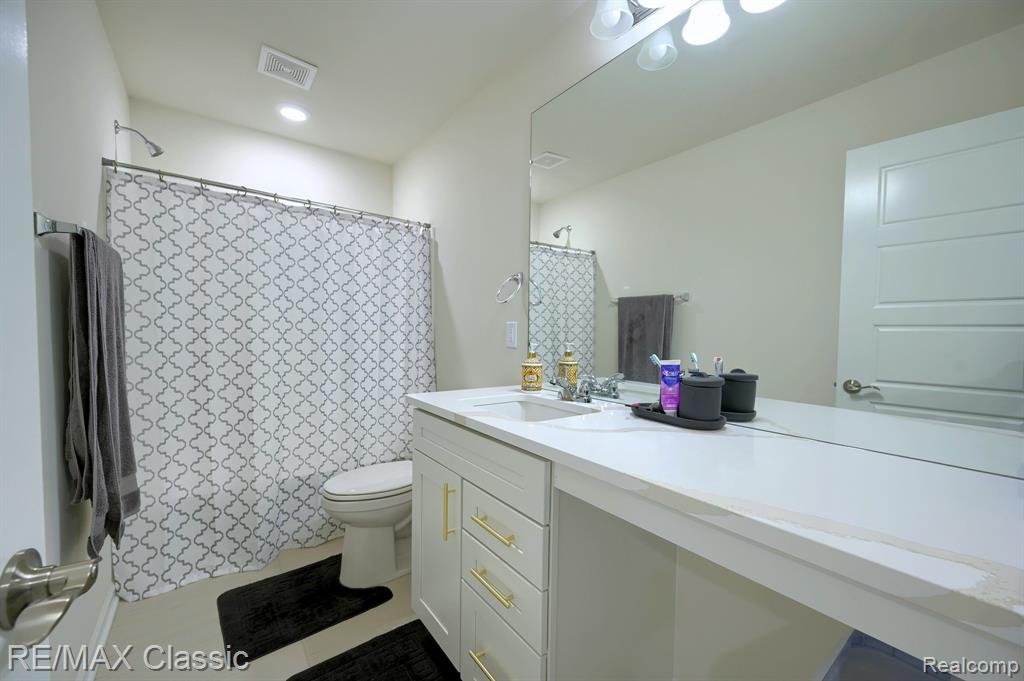 2785 Trillium Hills Drive, Commerce Twp, MI 48382 — Photo 31