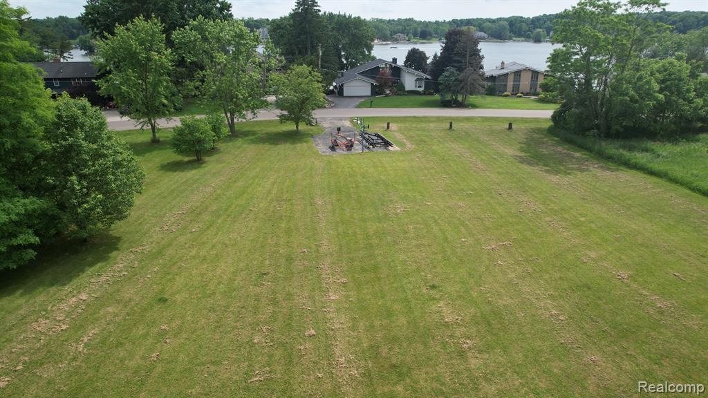 7447 Driftwood Drive, Fenton, MI 48430 — Photo 4