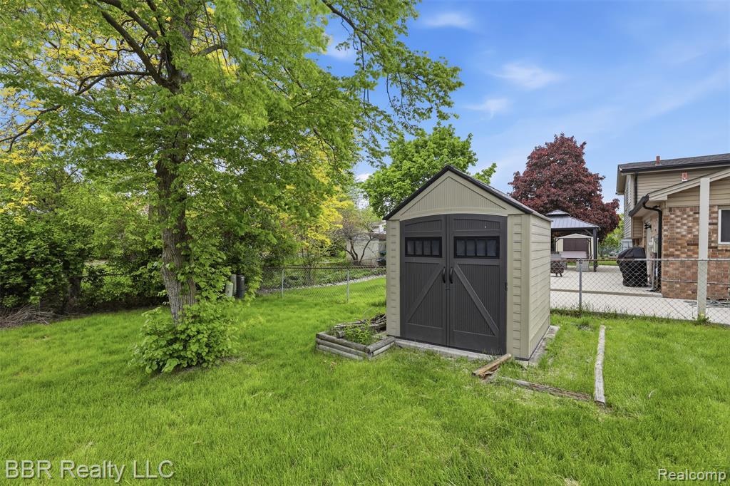 4680 Forest Lane, Trenton, MI 48183 — Photo 36