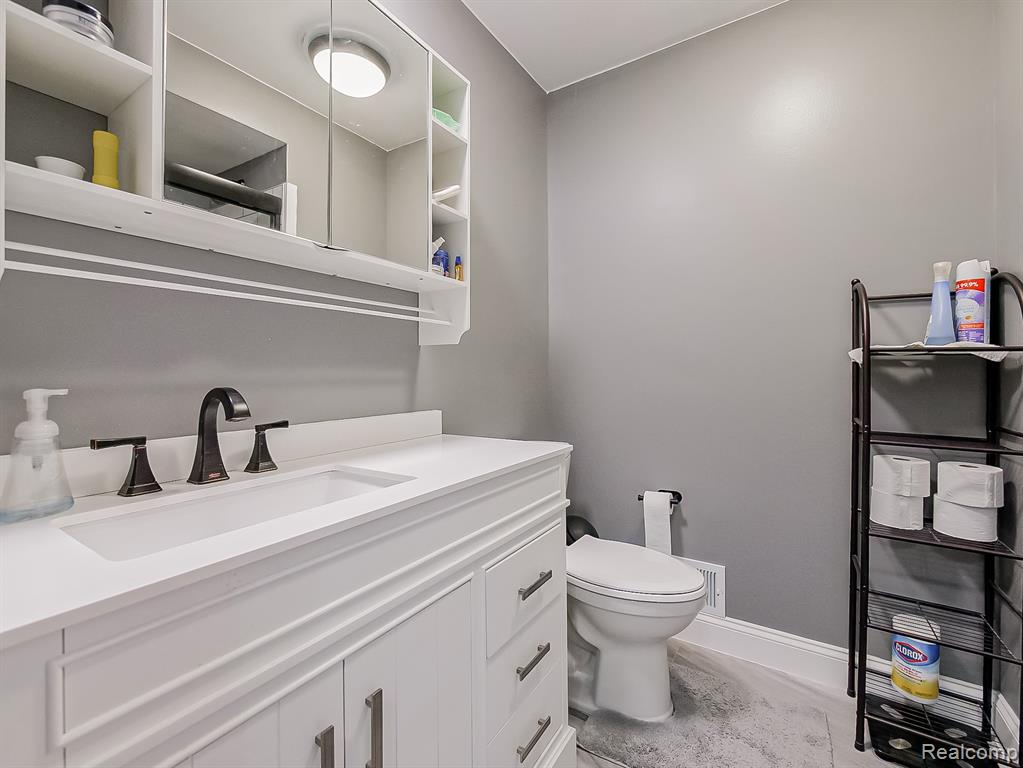 25911 Buckminster Drive, Novi, MI — Photo 25