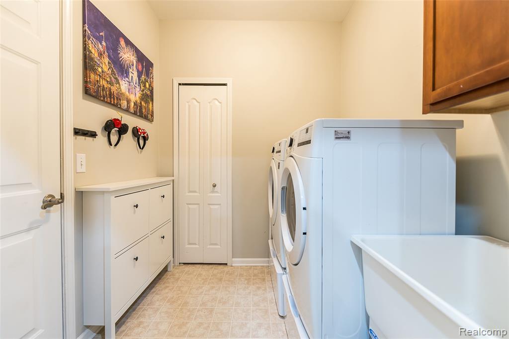 1010 Paddock Drive, South Lyon, MI 48178 — Photo 11