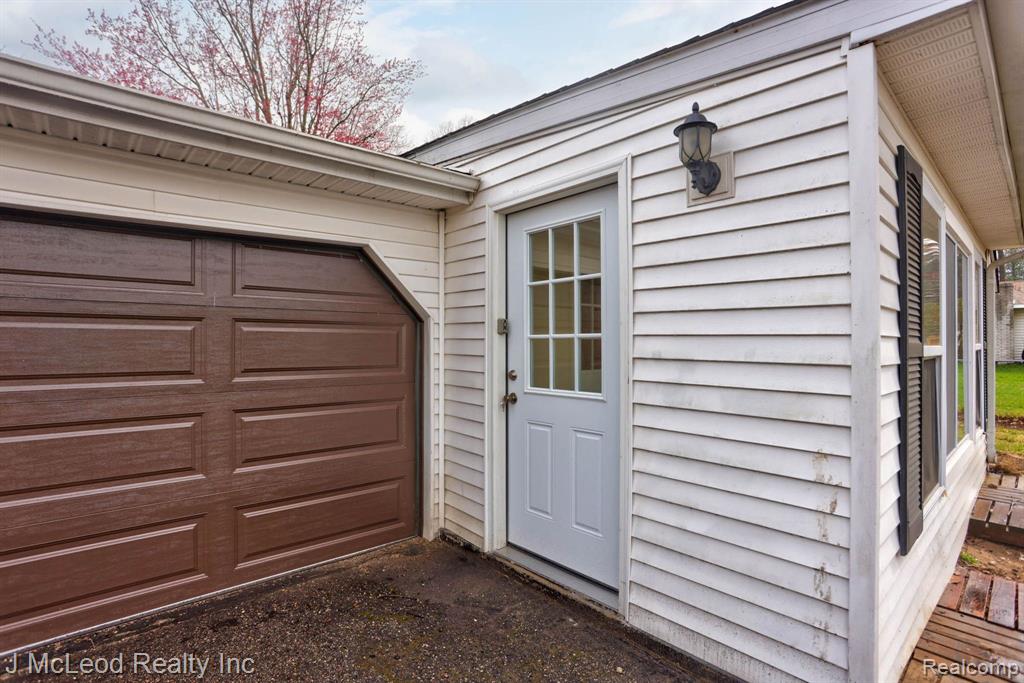 215 ARROWHEAD Drive, Prudenville, MI 48651 — Photo 5