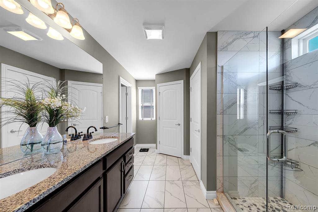 49473 CRANBROOK Drive, Macomb, MI 48044 — Photo 21