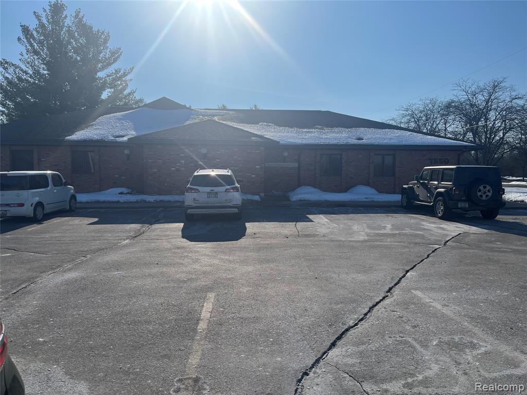 7550 S Saginaw Street, Grand Blanc, MI 48439 — Photo 2