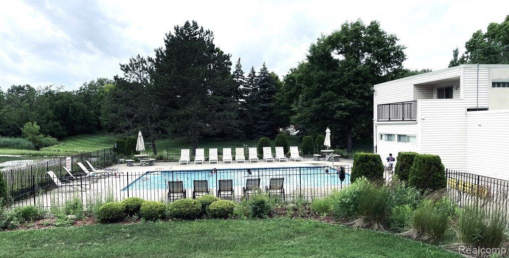 3630 OLD CREEK Road, Troy, MI 48084 — Photo 27