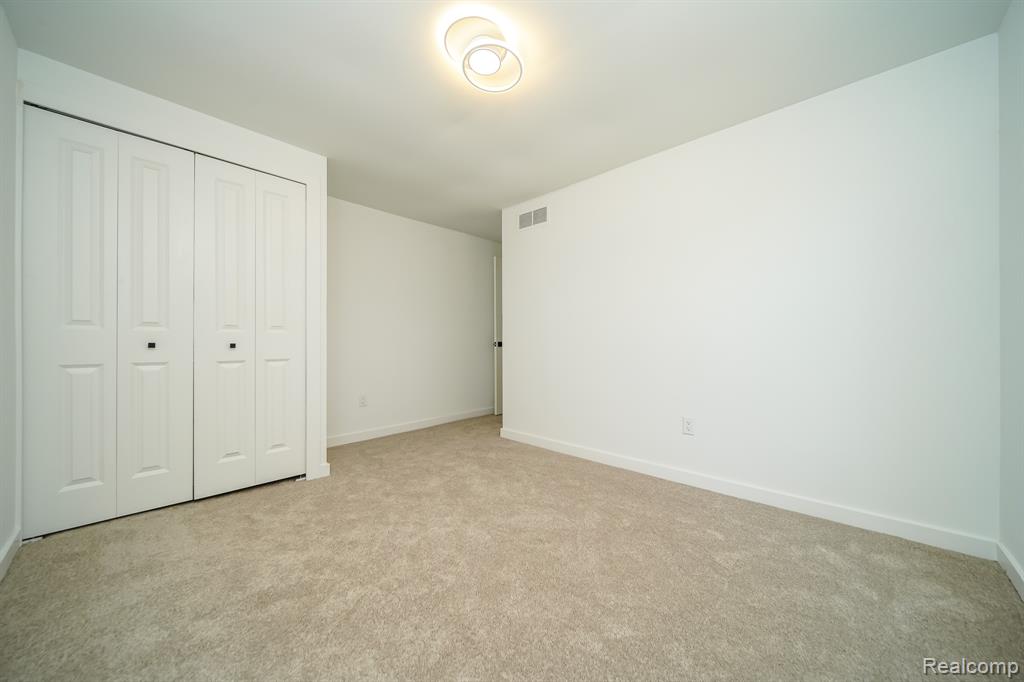 45293 Heatherwoode Lane, Macomb, MI 48044 — Photo 56