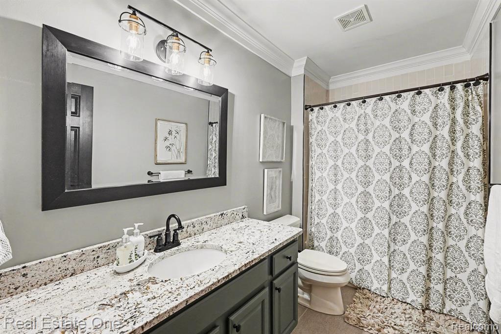 686 W Bluff Court, 23, Rochester Hills, MI 48307 — Photo 22