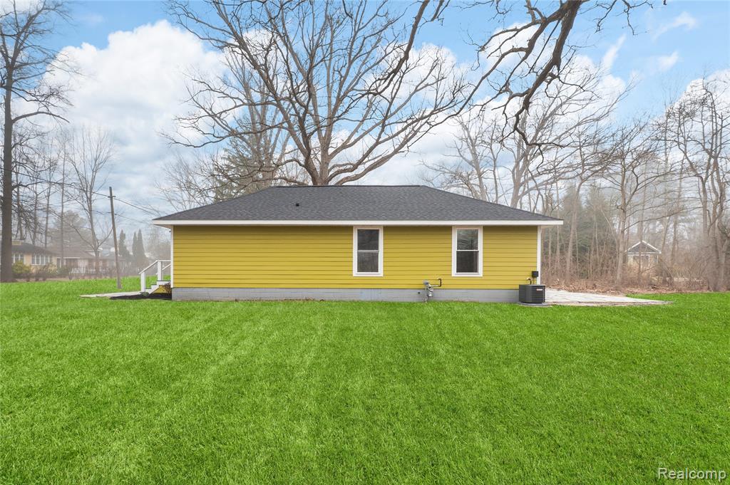 15801 Oak Avenue, Union Pier, MI 49129 — Photo 29
