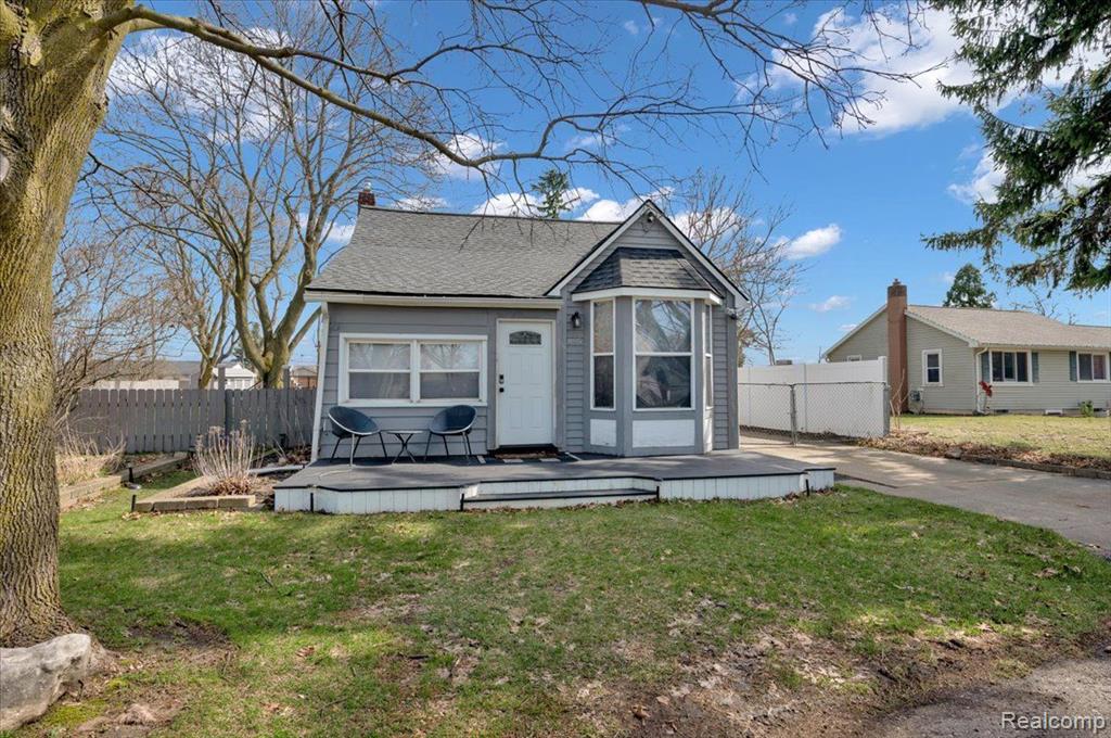 895 GLASPIE Road, Oxford, MI 48371 — Photo 4