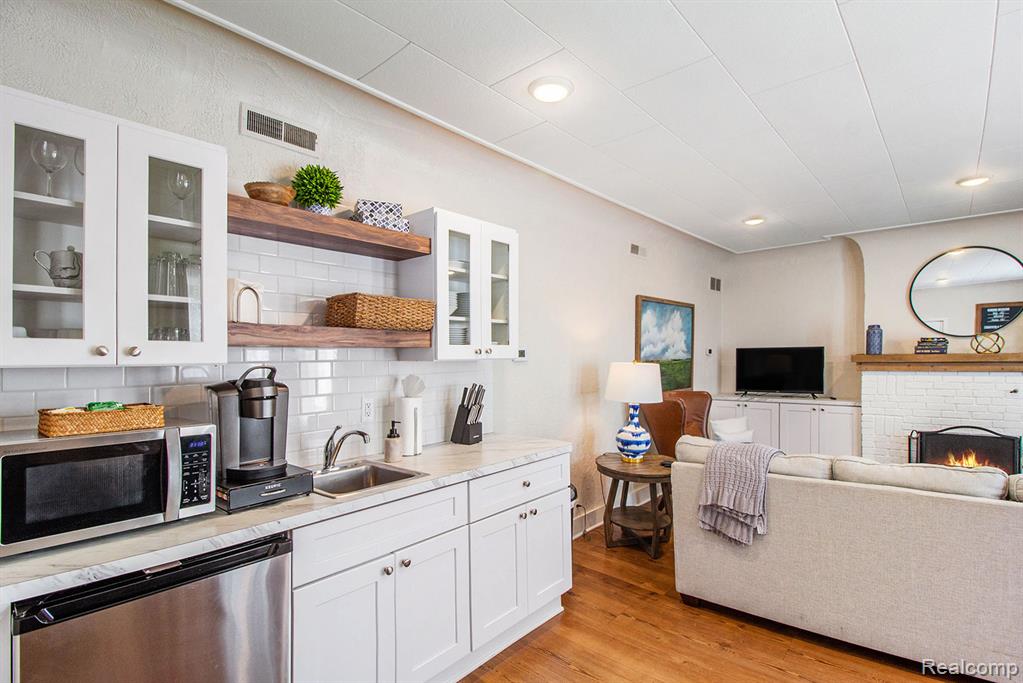 155 N Main Street, Clarkston, MI, 00000