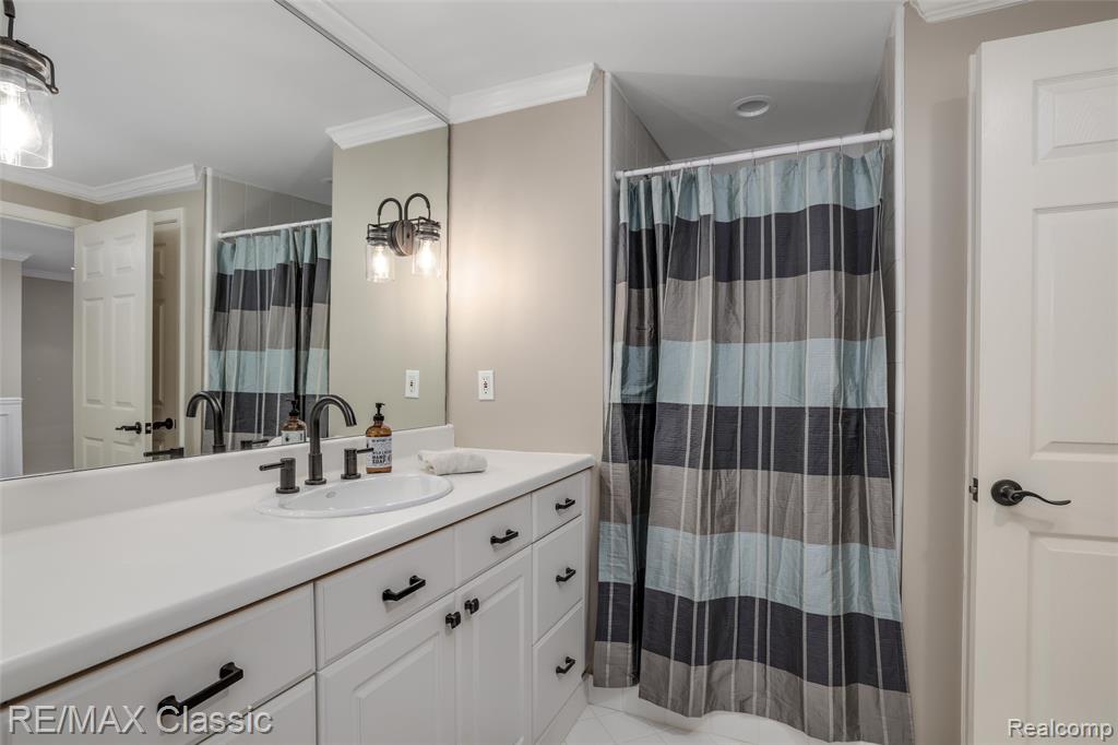 18438 Clairmont Circle E, Northville, MI 48168 — Photo 62