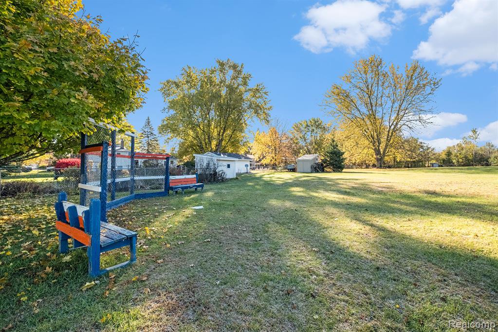 7030 Porter Road, Grand Blanc, MI 48439 — Photo 38