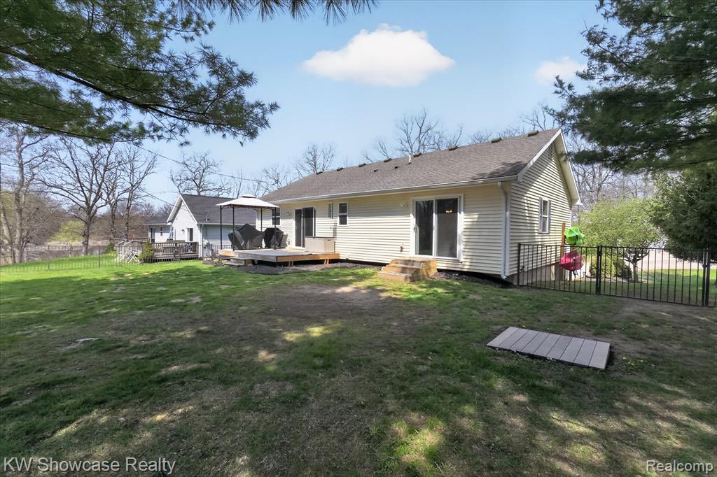 662 Tierney Avenue, Highland, MI 48356 — Photo 36