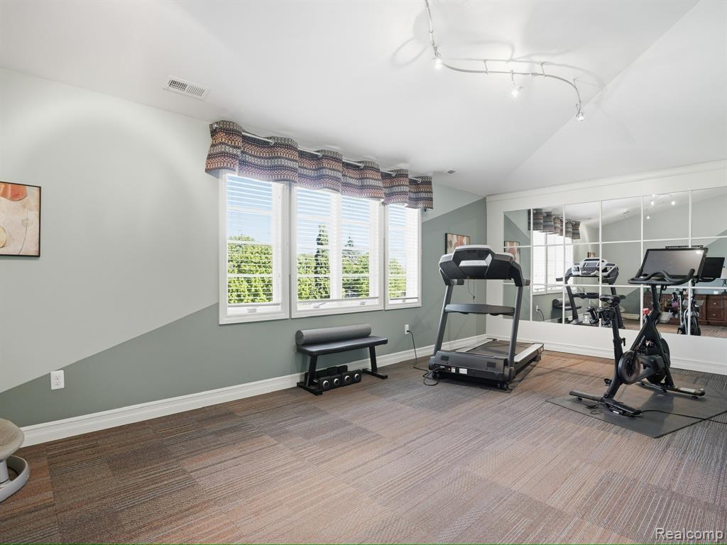 55951 Ashbrooke Drive W, Utica, MI 48316 — Photo 42