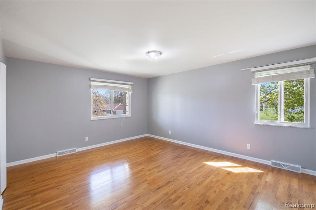 5392 MAPLETREE, Flint, MI 48532 — Photo 11