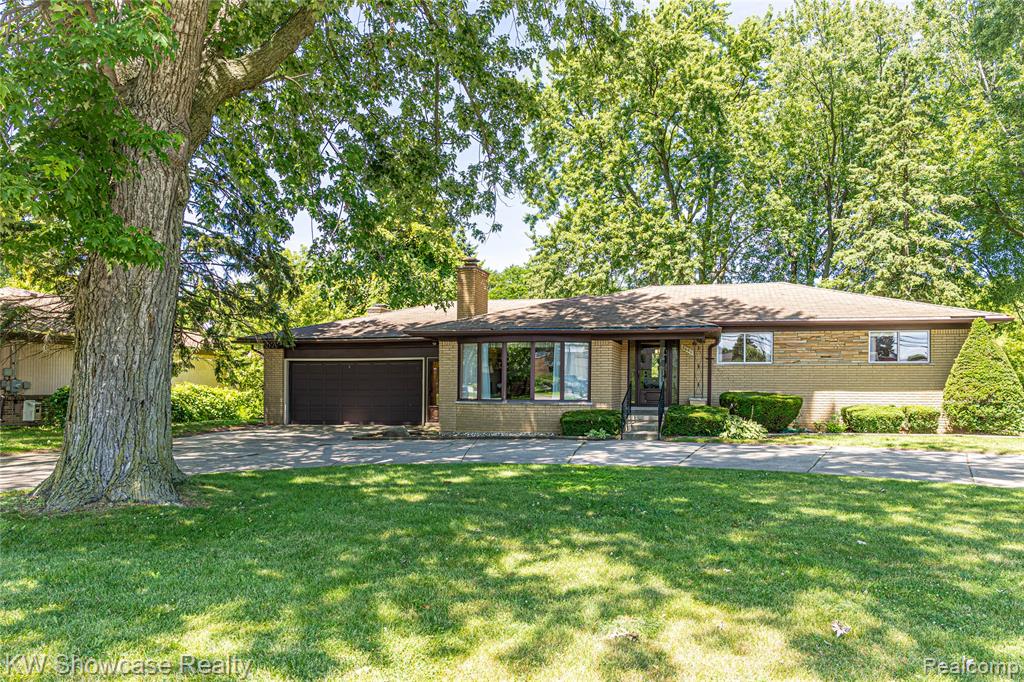 3651 Chicago Road, Warren, MI 48092 — front exterior