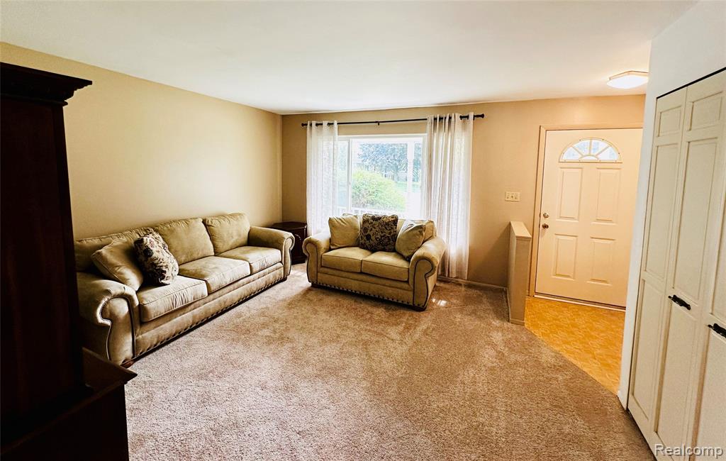 329 Cranbrook Boulevard, Monroe, MI 48162 — Photo 8