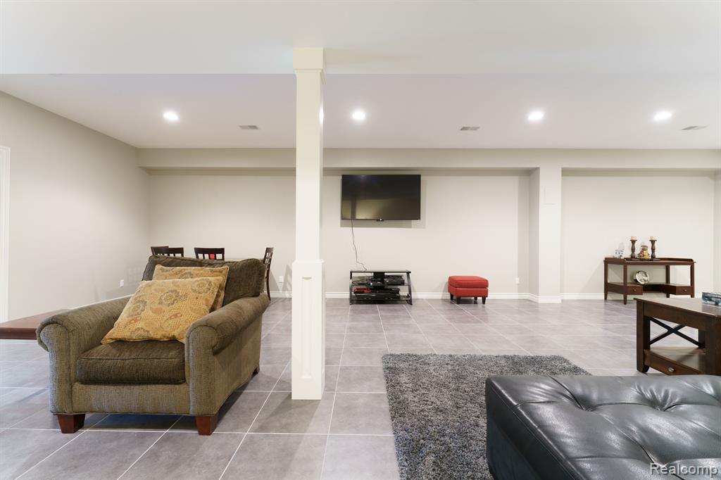 10031 IOSCO RIDGE Drive, Gregory, MI 48137 — Photo 42