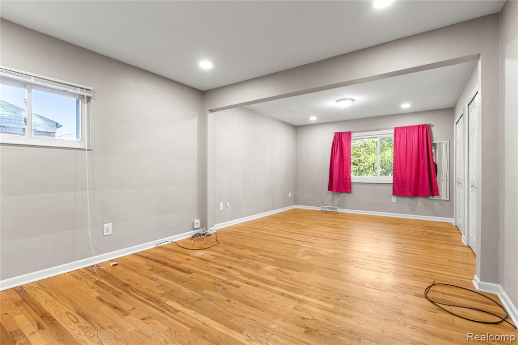 7912 Gary Avenue, Westland, MI — Photo 9