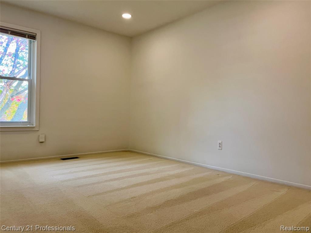 5720 Beauchamp, West Bloomfield, MI — Photo 13