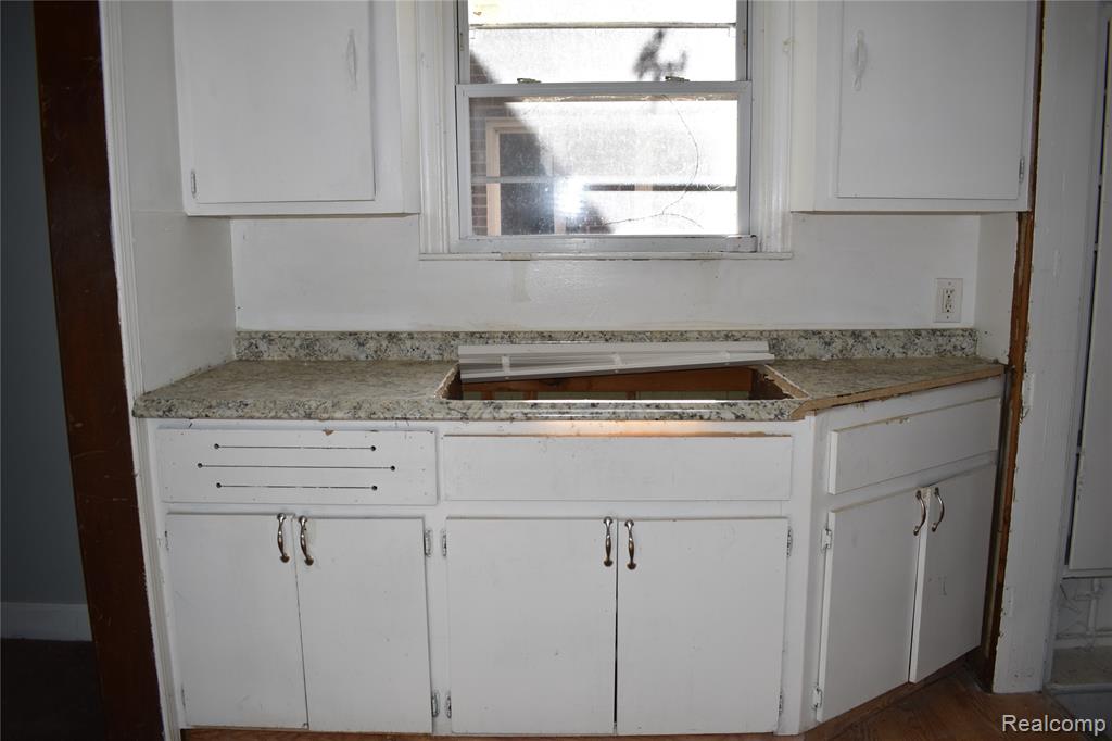 9729 Lakepointe Street, Detroit, MI 48224 — Photo 9