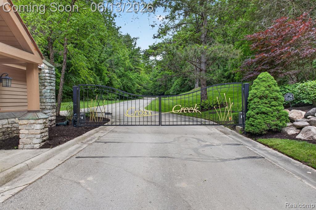 9961 Cross Creek Drive, South Lyon, MI 48178 — Photo 6