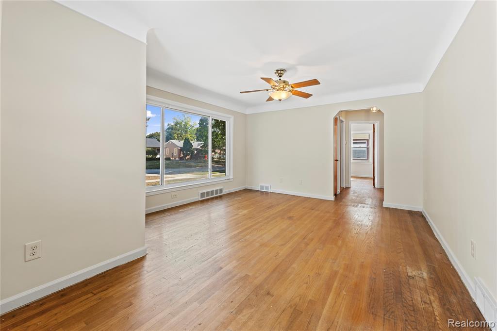 627 Symes Avenue, Royal Oak, MI 48067 — Photo 7