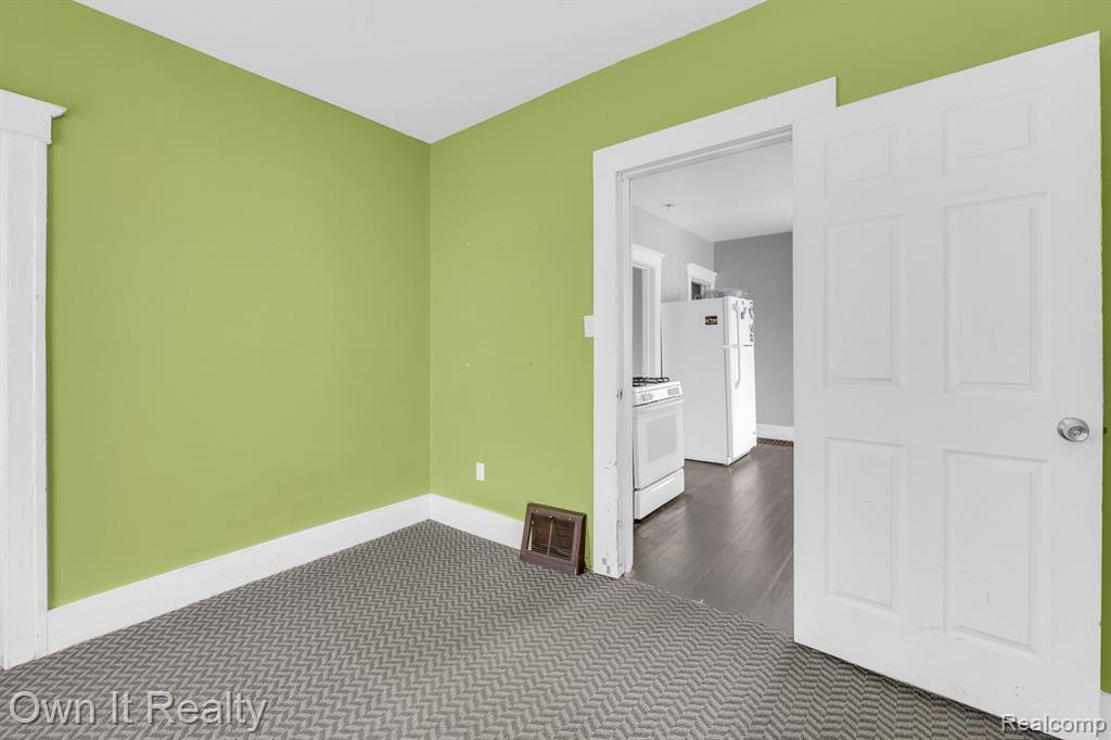 9369 McDougall Street, Hamtramck, MI 48212 — Photo 41
