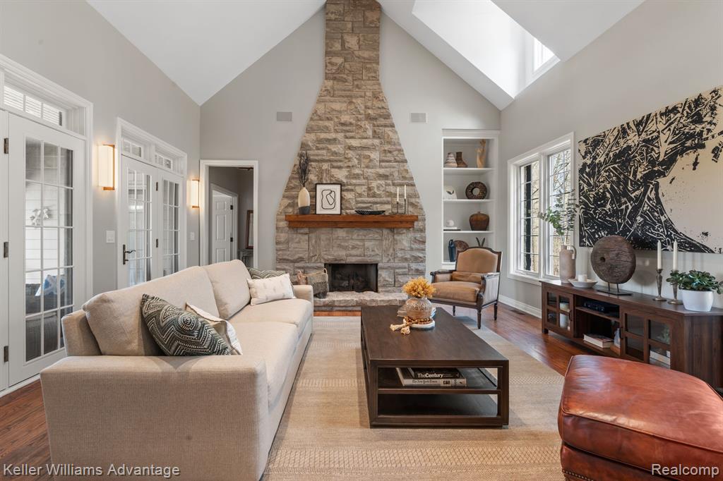 2026 HUNTERS CREEK Drive, Ypsilanti, MI 48198 — Photo 6