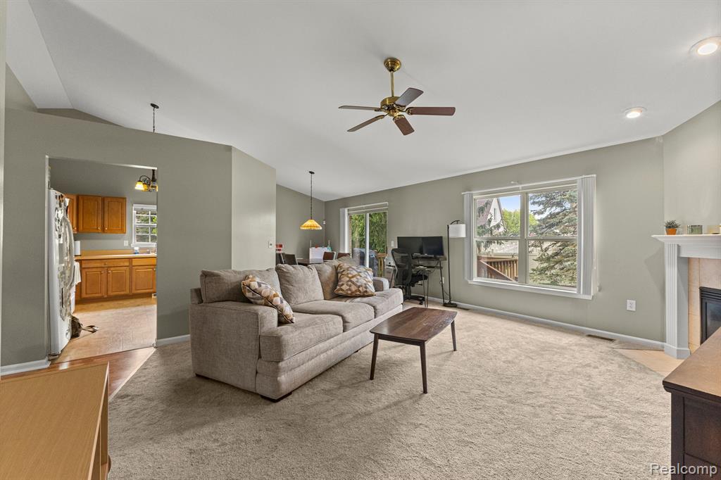 23879 ASHLEY Drive, Flat Rock, MI 48134 — Photo 11