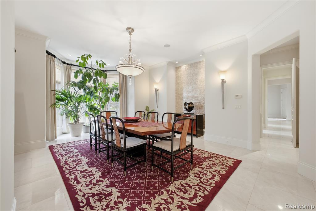 5230 Clarendon Crest Street, Bloomfield Hills, MI 48302 — Photo 11