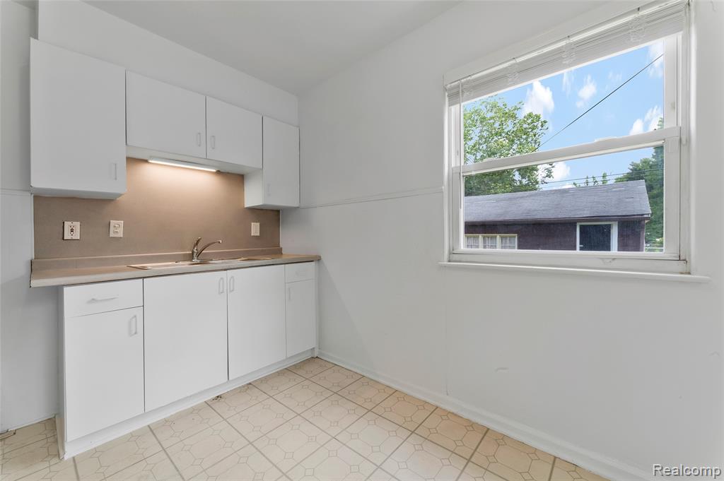 12000 Bramell, Redford, MI 48239 — Photo 15