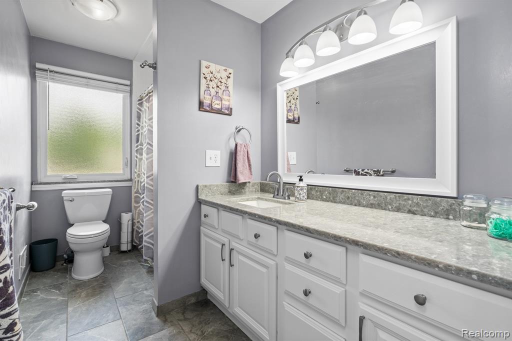 43057 Bond Court, Sterling Heights, MI 48313 — Photo 22