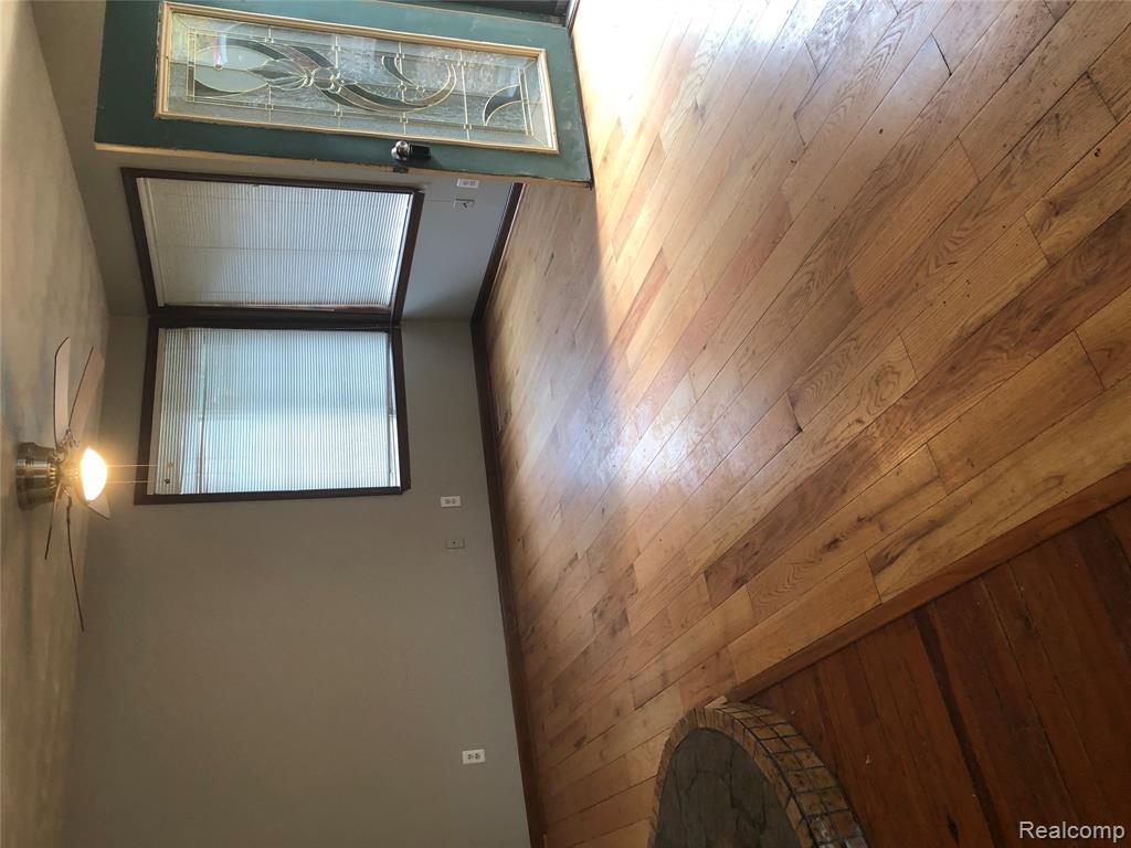 8304 Arlis Street, Commerce Twp, MI 48382 — Photo 3